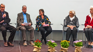 Talk „Engagement und Lebenslust mit vier Gästen über 80“ in Ostfildern mit Dr. Wolfgang Roser (Landschaftsführer), Jürgen Detloff (Freilichtmuseum Beuren), Inge Hafner (Vorstand Stiftung ProAlter, Moderation), Inge Baumann (Soziales Engagement im Heim) und Erika Pfeifer (PC-Schulung in Senioren-Wohnanlage).<br />
